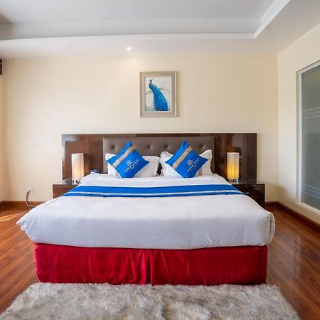 พาเล็ต - แชงกรีลา บลู โฮเต็ล Hotel Lalitpur ภายนอก รูปภาพ